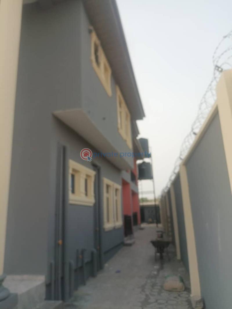 For rent 1 bedroom Flat & Apartment All Saint Estate Jericho Extension