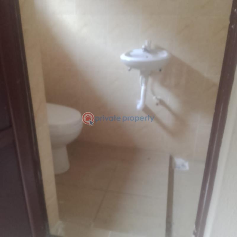 3 bedroom Block Of Flats For Rent Mafoluku Oshodi Lagos - 8