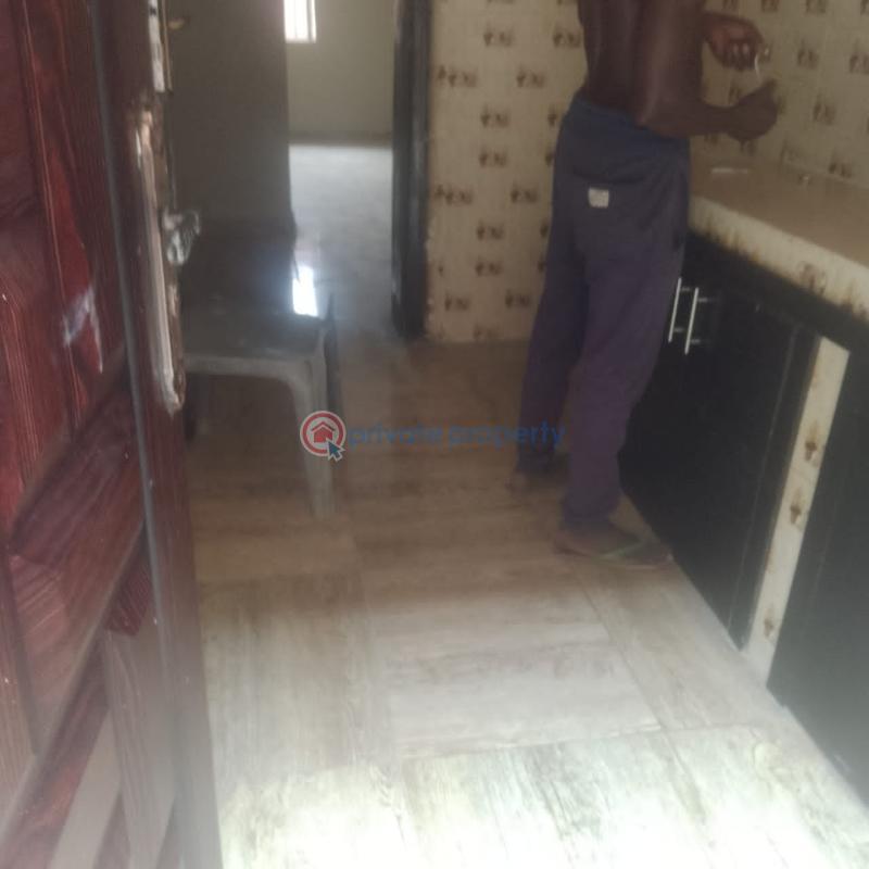 3 bedroom Block Of Flats For Rent Mafoluku Oshodi Lagos - 3