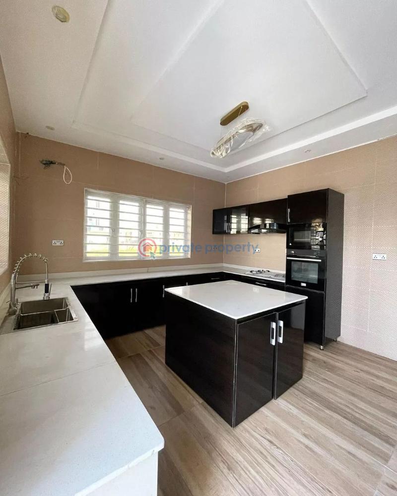 5 bedroom House For Sale Second Tollgate Lekki Phase 2 Lagos - 3