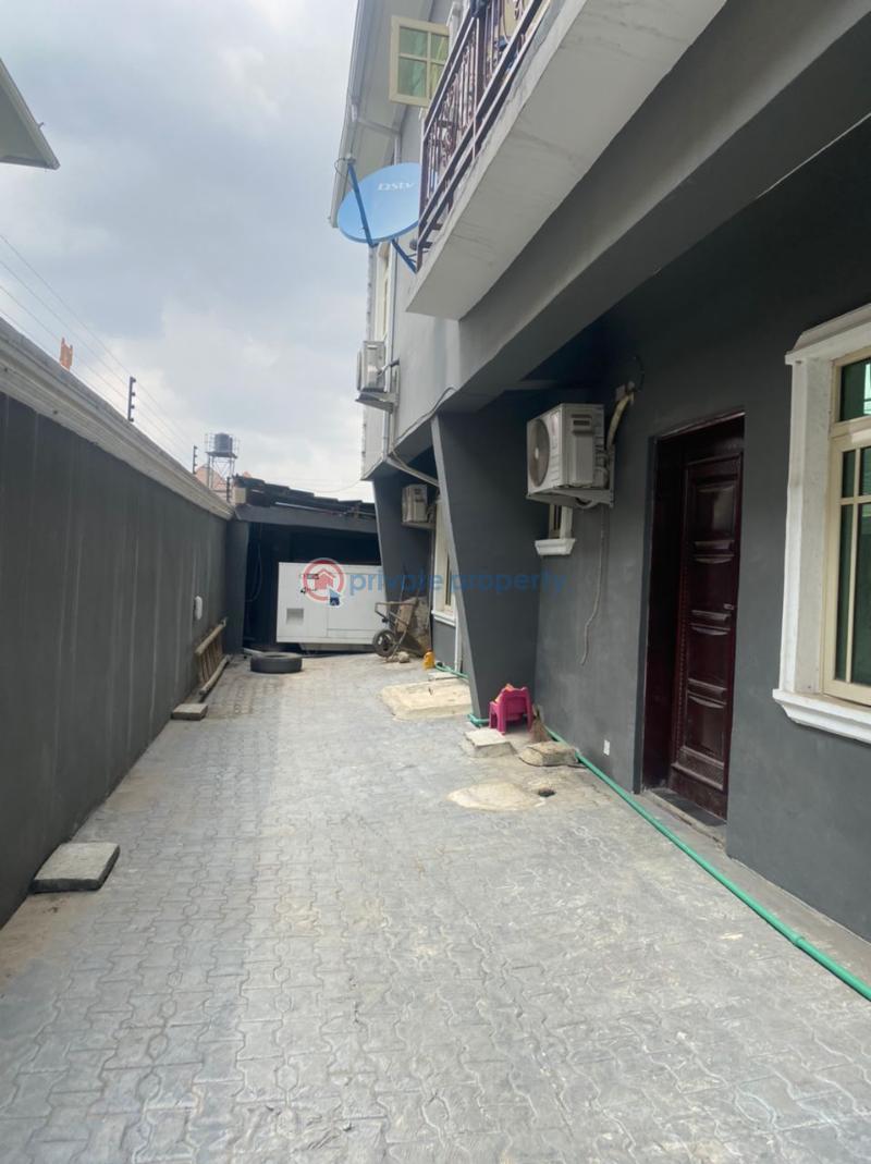 2 bedroom Flat & Apartment For Rent Medina Estate Gbagada Oworonshoki Gbagada Lagos - 1