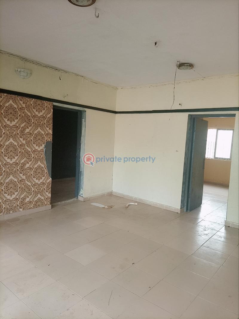 For rent 3 bedroom Flat & Apartment Ajao Estate Isolo Lagos Mainland