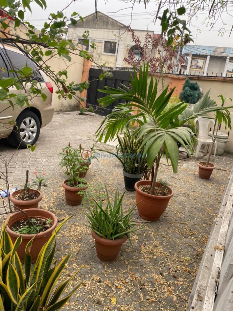 Detached Duplex For Sale Ogunlana Surulere Lagos - 1