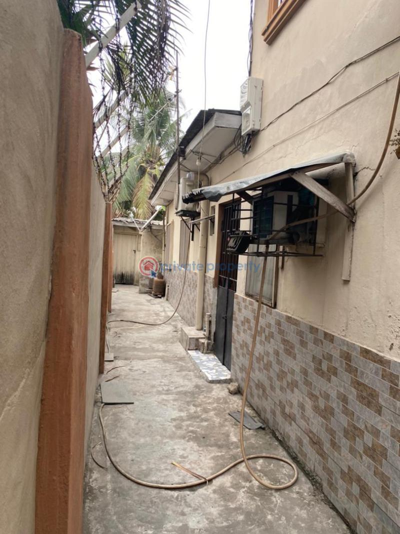 Detached Duplex For Sale Ogunlana Surulere Lagos - 4