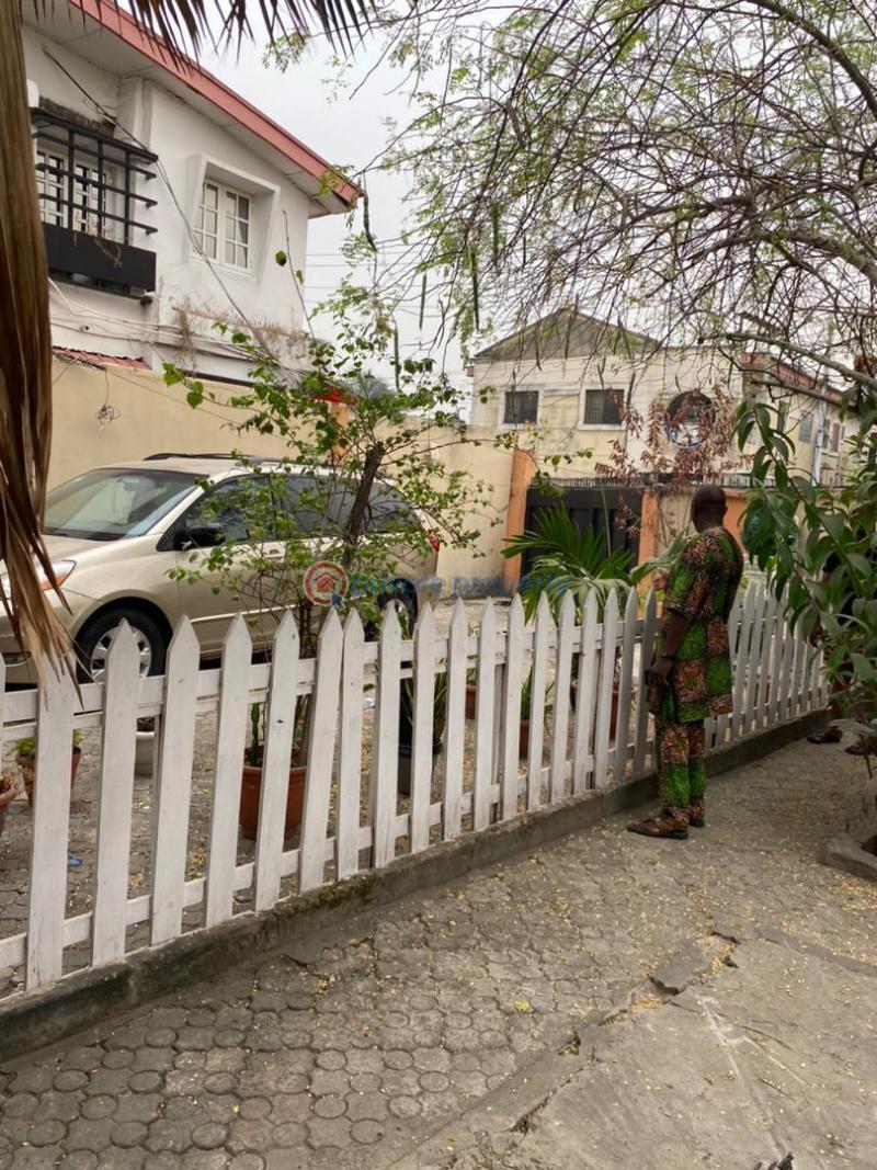 Detached Duplex For Sale Ogunlana Surulere Lagos - 7