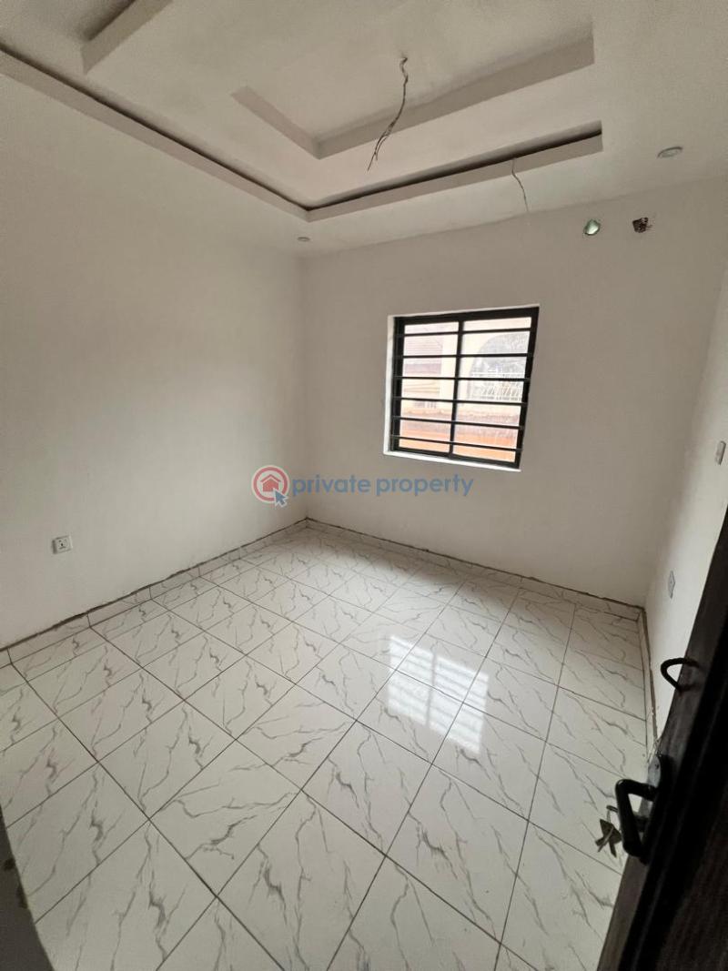 Self Contain For Rent Off Morroco Ikorodu Road Shomolu Lagos - 1