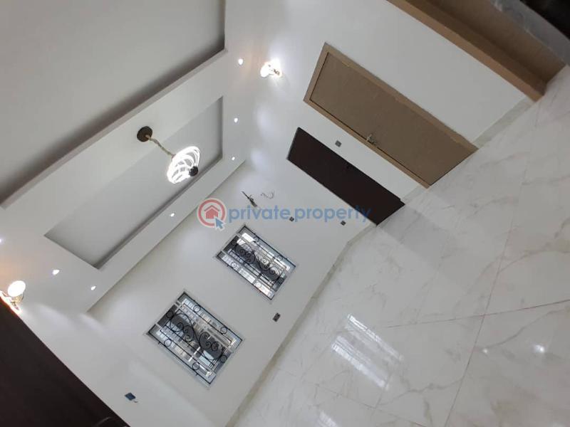 2 bedroom House For Rent No 19, Aerodrome G R A Samonda Ibadan Ibadan Oyo - 5