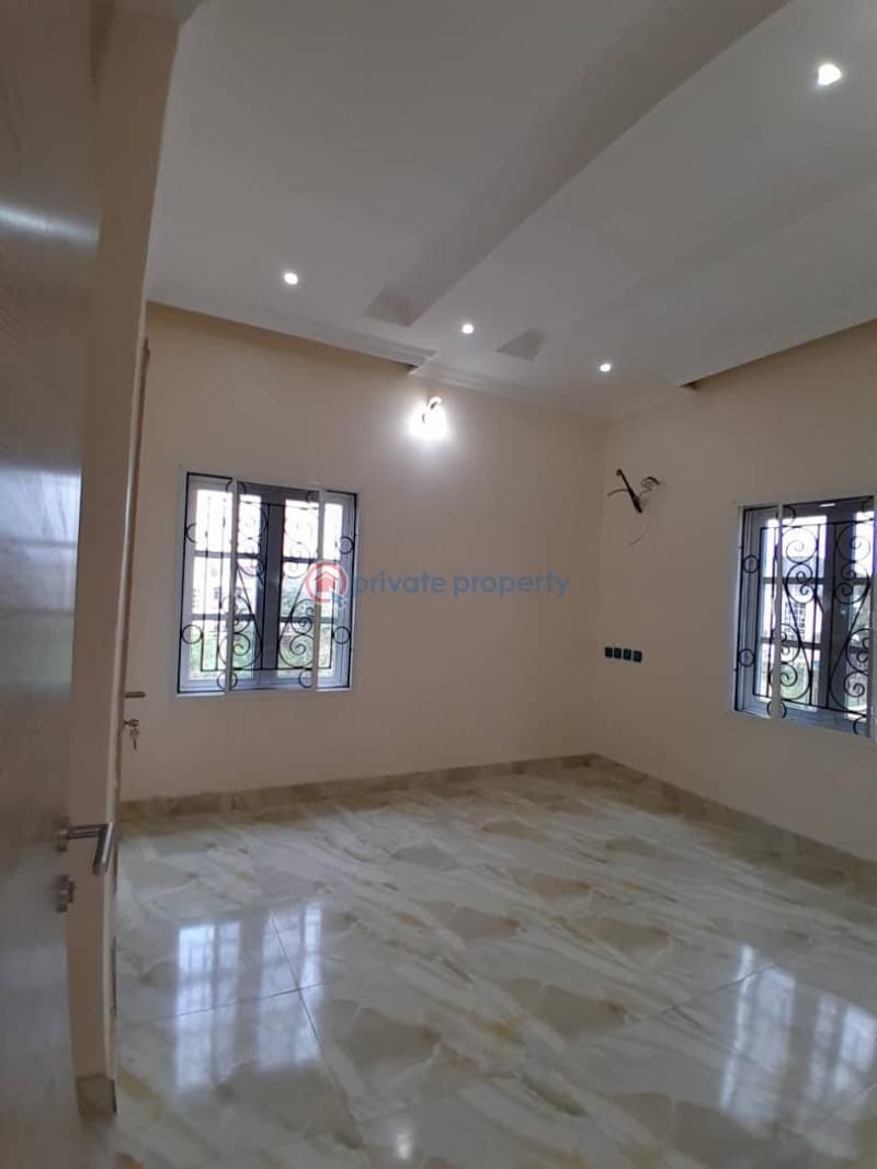 2 bedroom House For Rent No 19, Aerodrome G R A Samonda Ibadan Ibadan Oyo - 2