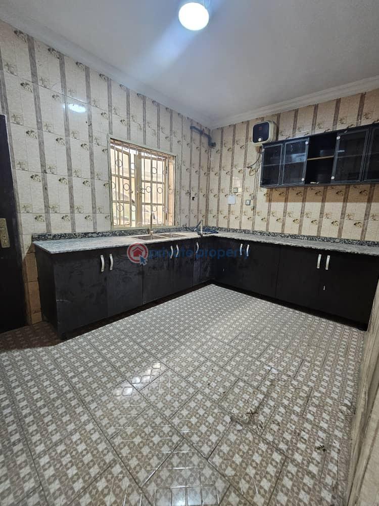 2 bedroom Block Of Flats For Rent Ilupeju Estate Off Surahmogaji Ilupeju Lagos - 5