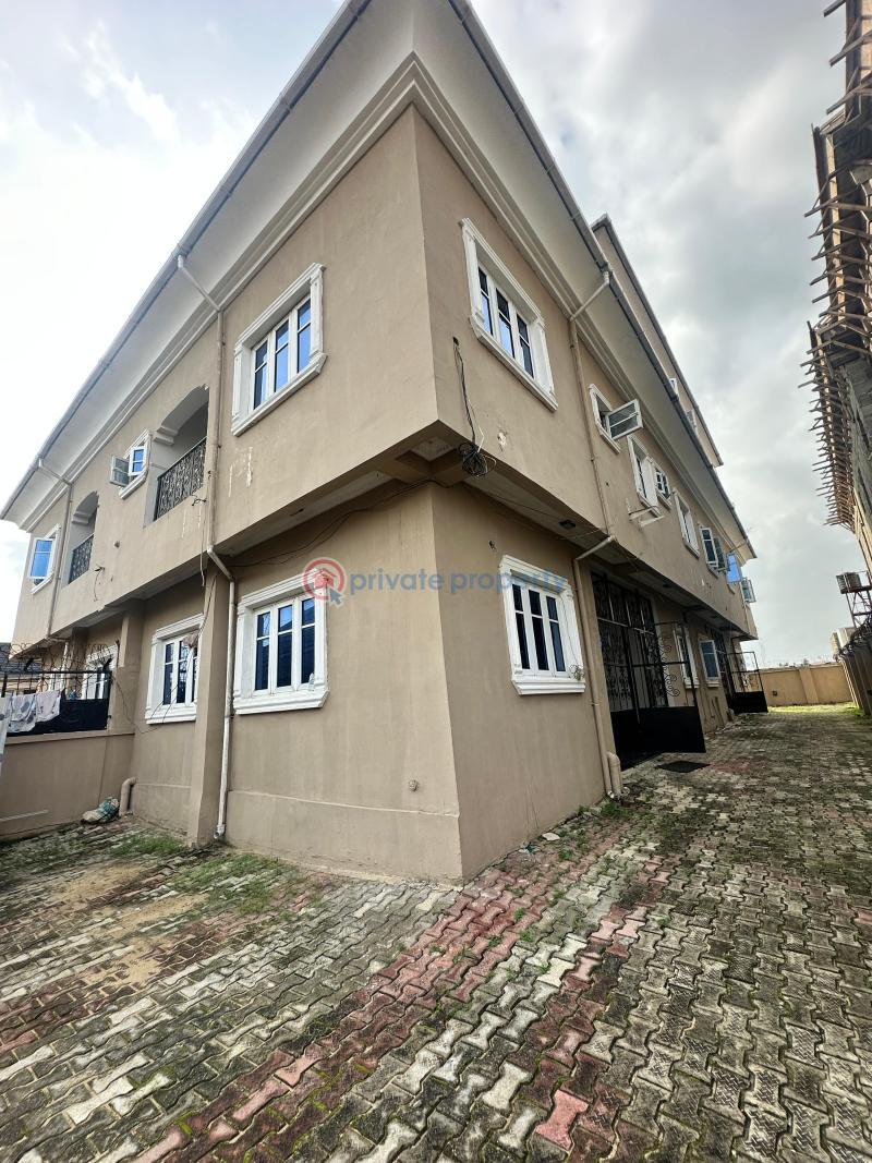 4 bedroom Terraced Bungalow For Sale Mende Maryland Lagos - 0
