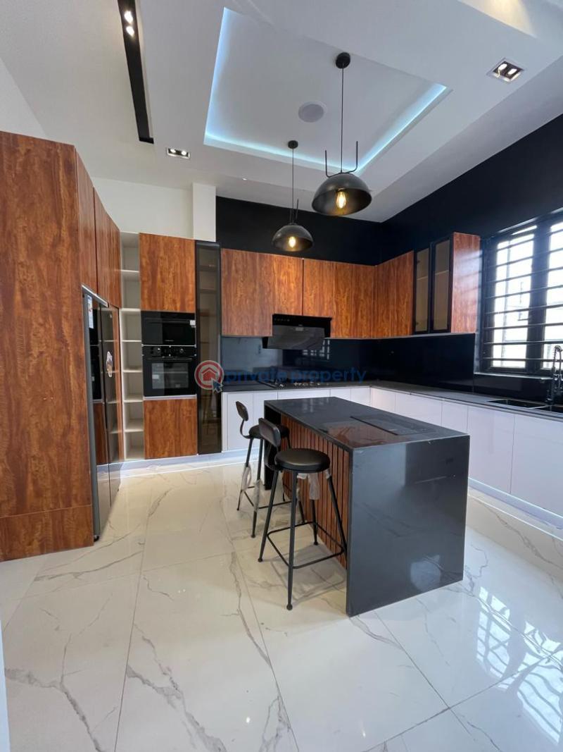 5 bedroom House For Sale Ologolo Lekki Lagos - 1
