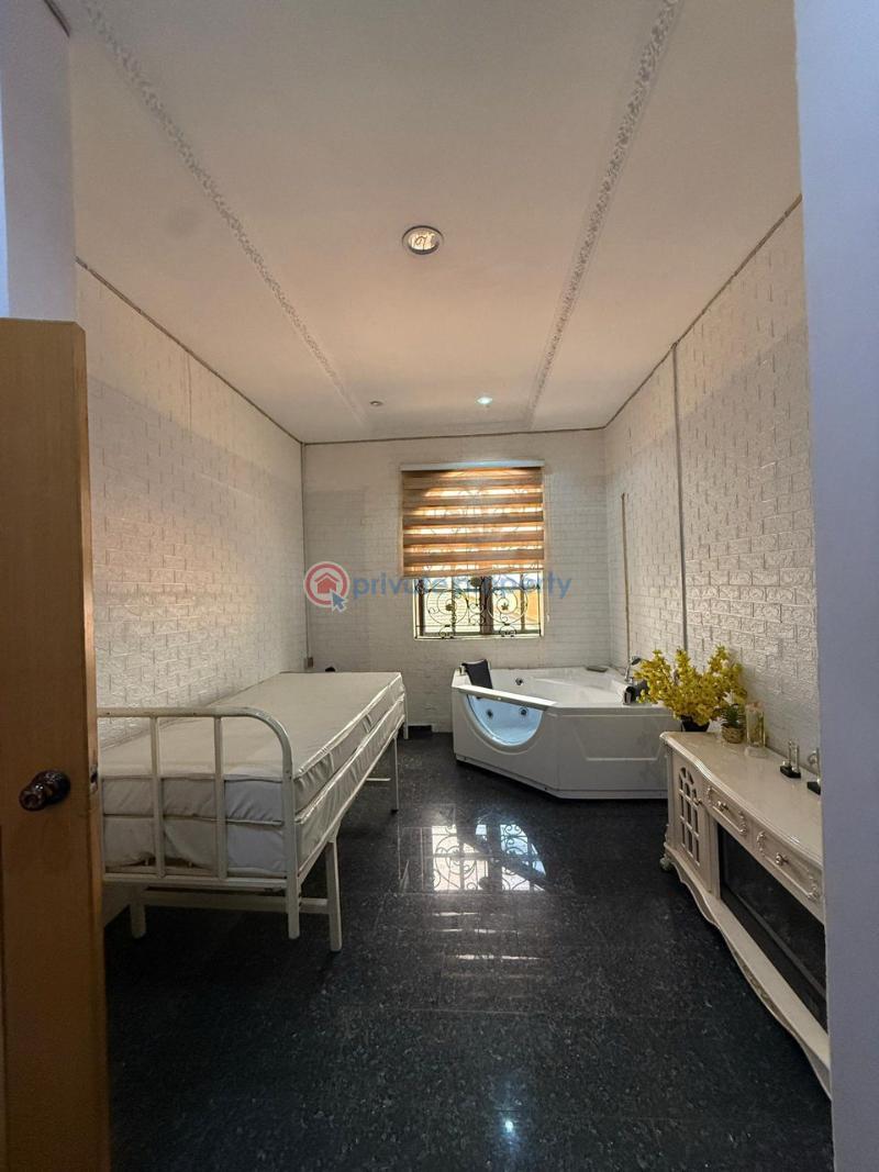 9 bedroom House For Sale Forest Hill Estate, Jericho Gra Ibadan Oyo - 6