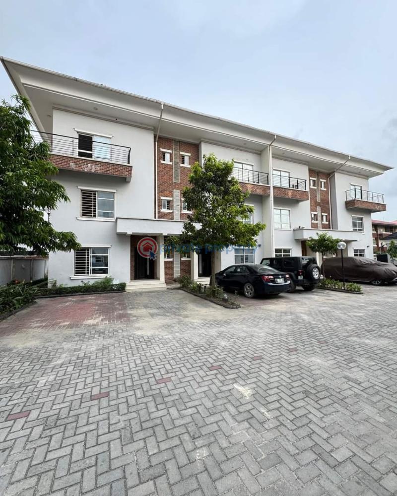4 bedroom Terraced Duplex For Rent Along Lekki Expressway Lagos - 14
