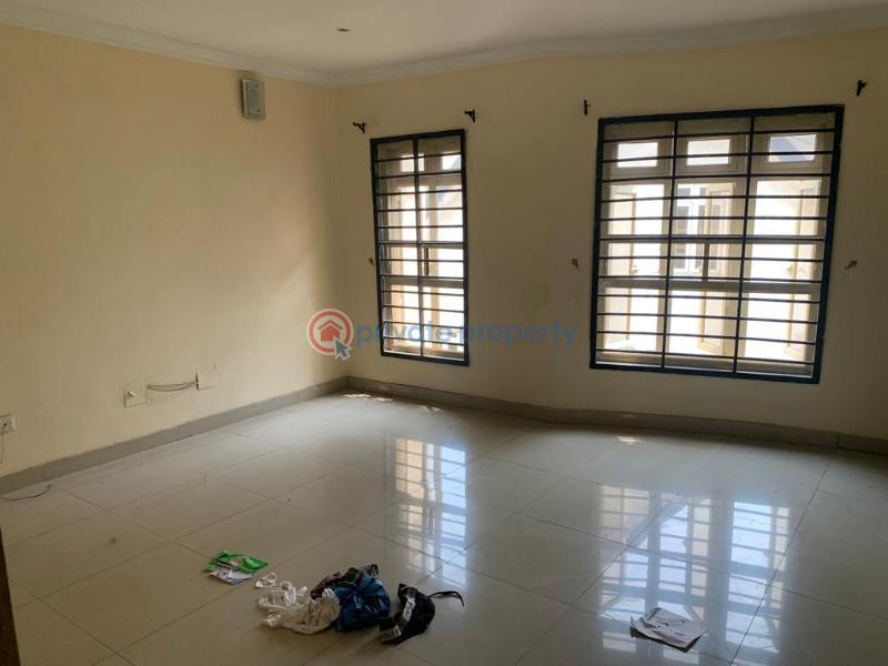 4 bedroom Flat & Apartment For Rent Yaba Lagos - 9