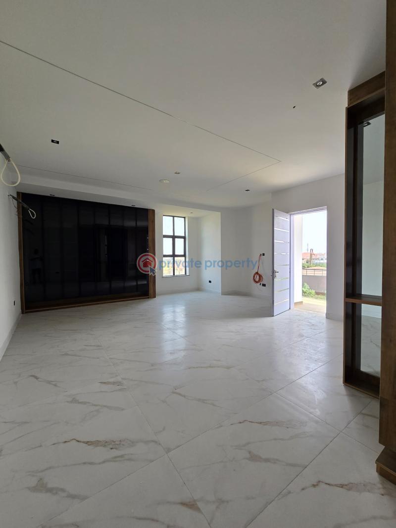 5 bedroom Detached Duplex For Sale Along Lekki Expressway Lagos - 17