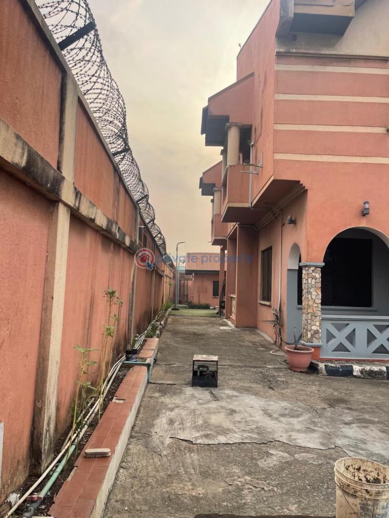 4 bedroom Detached Duplex For Sale Maryland Ikeja Lagos - 1