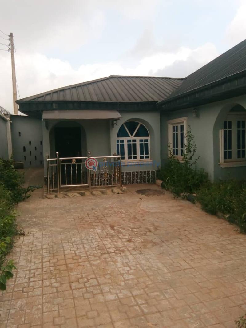 4 bedroom Detached Bungalow For Sale Pillar Estate Akala Express Ibadan Oyo - 6