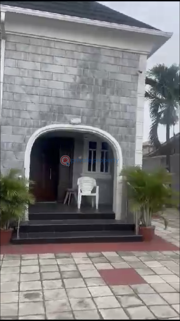5 bedroom Detached Bungalow For Sale Maryland Lagos - 0