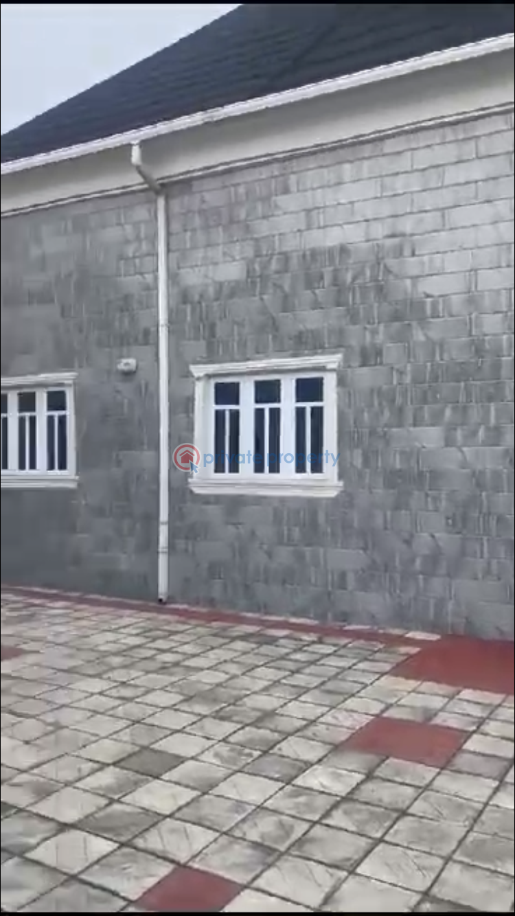 5 bedroom Detached Bungalow For Sale Maryland Lagos - 1