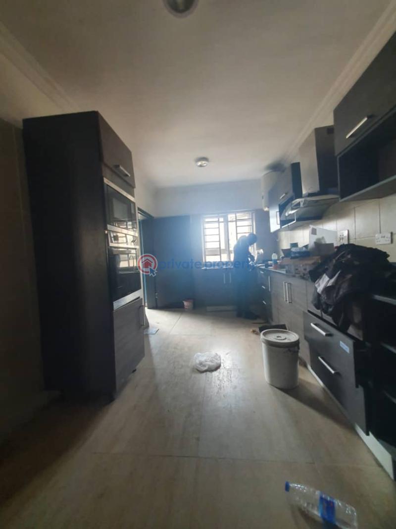 4 bedroom House For Sale Jacob Mews Estate, Alagomeji, Yaba, Lagos Alagomeji Yaba Lagos - 4