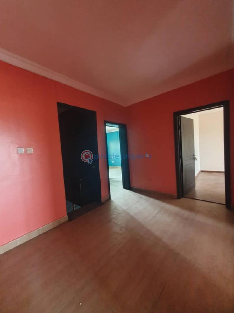 For sale 4 bedroom House Jacob Mews Estate, Alagomeji, Yaba, Lagos