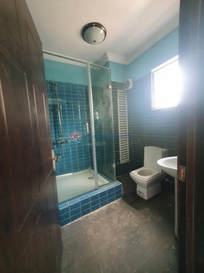 4 bedroom House For Sale Jacob Mews Estate, Alagomeji, Yaba, Lagos Alagomeji Yaba Lagos - 3