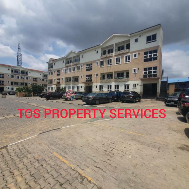 For rent 4 bedroom House Alagomeji, Yaba, Lagos. Alagomeji Yaba Lagos