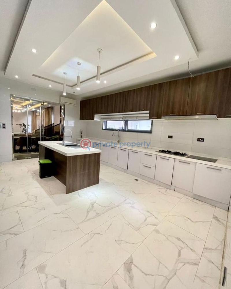 5 bedroom House For Sale Lekki Lagos - 3