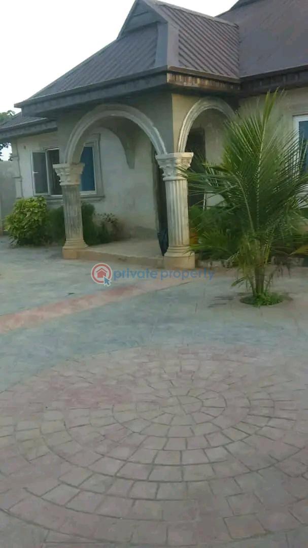 For sale 4 bedroom House Ogijo Ikorodu Lagos (PID 4PACLP) Private