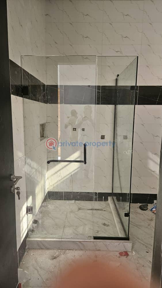 4 bedroom Detached Duplex For Sale Crown Estate Monastery Road Sangotedo Lagos - 5