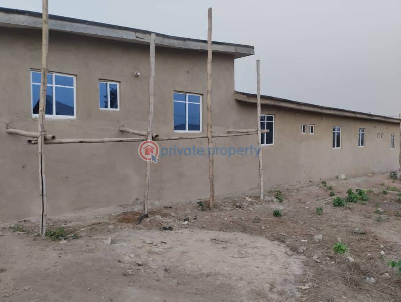 10 bedroom Semi detached Bungalow For Sale Sango, Apete Ibadan Oyo - 5