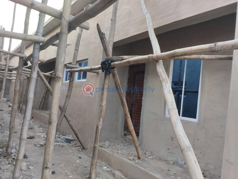 10 bedroom Semi detached Bungalow For Sale Sango, Apete Ibadan Oyo - 2