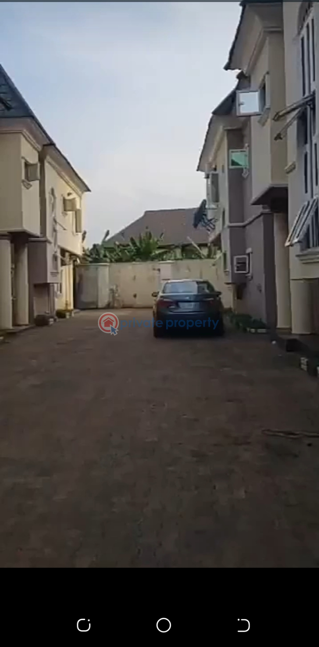 Hotel For Sale Off Maria Babanginda Express Way. Oshimili Delta
