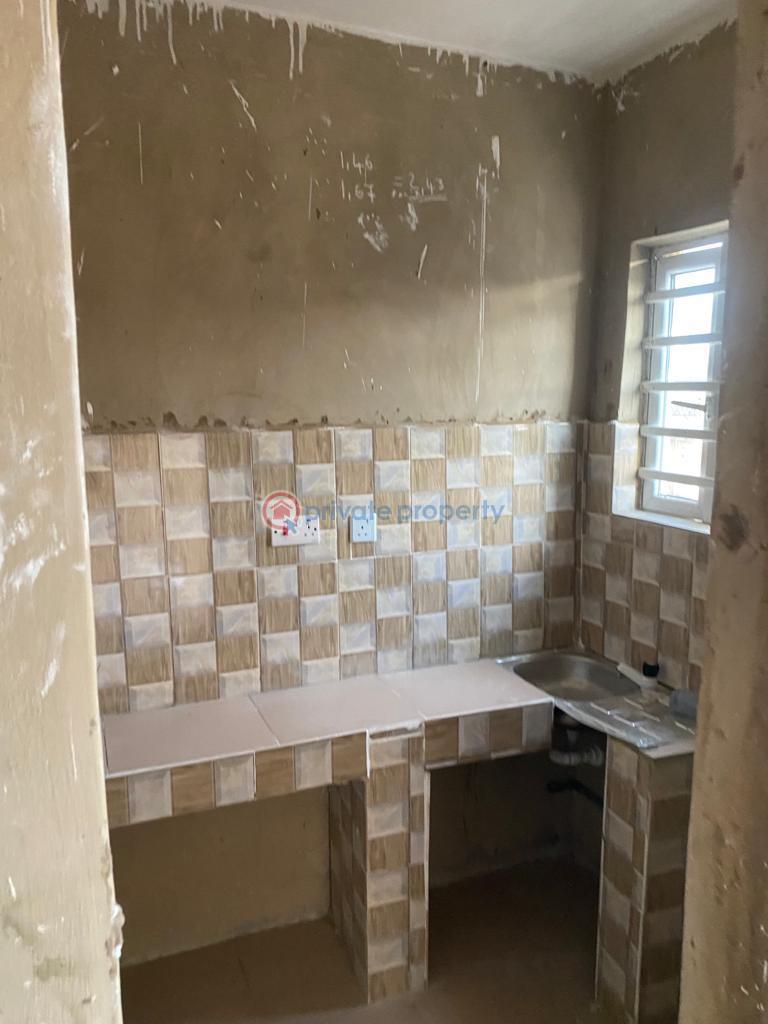 2 bedroom Block Of Flats For Rent Alagomeji Yaba Lagos - 2