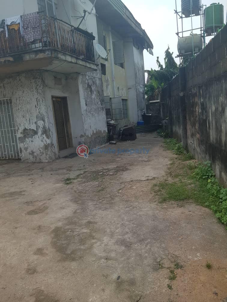 House For Sale 21 Chief Natufe Street Off Babs Animashaun, Bode Thomas Surulere Lagos - 1
