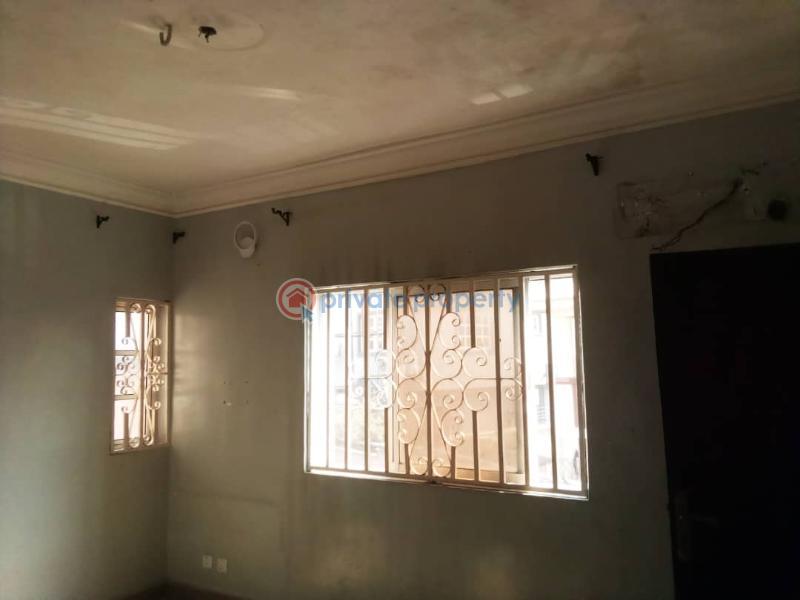 3 bedroom Block Of Flats For Rent Cmd Road Kosofe/Ikosi Lagos - 2