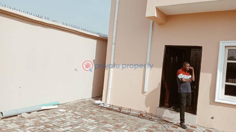 3 bedroom House For Rent Ogudu GRA Lagos - 1
