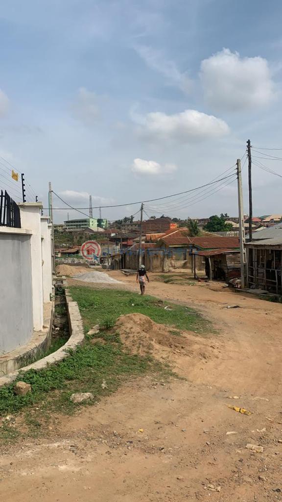 3 bedroom House For Sale Bankole New Garage Akala Express Ibadan Oyo - 1