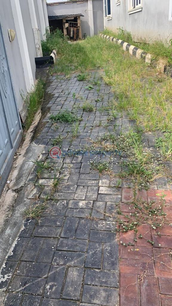 3 bedroom House For Sale Bankole New Garage Akala Express Ibadan Oyo - 4