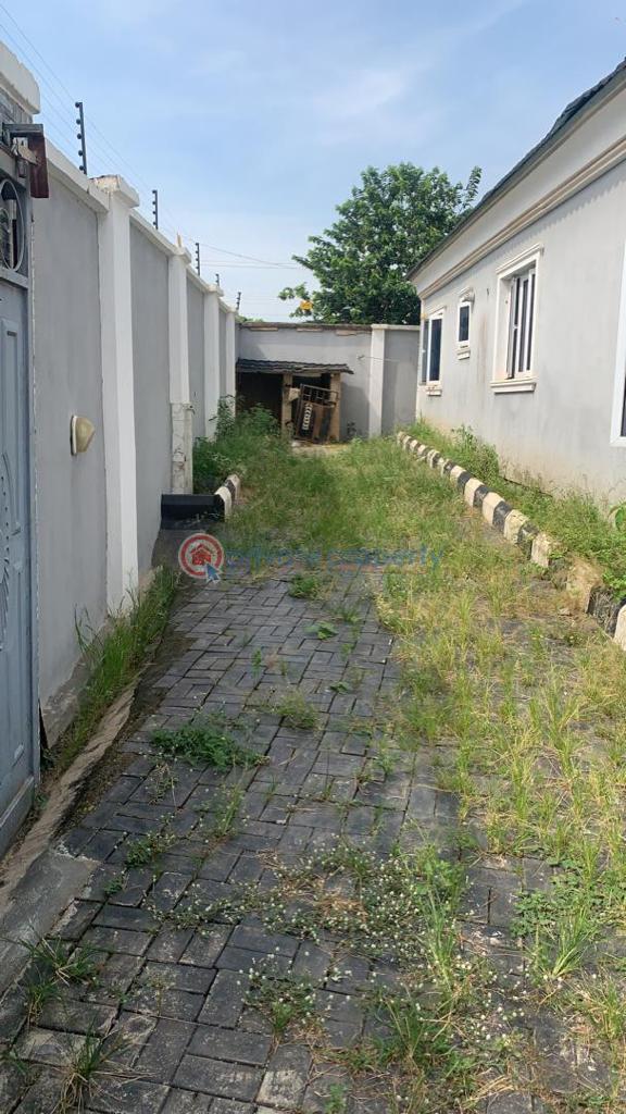 3 bedroom House For Sale Bankole New Garage Akala Express Ibadan Oyo - 5