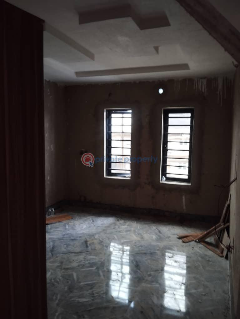 2 bedroom House For Rent Off Irone Street, Surulere Lagos - 1