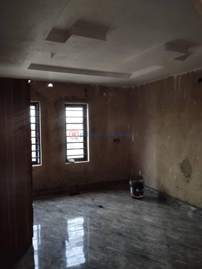 2 bedroom House For Rent Off Irone Street, Surulere Lagos - 6