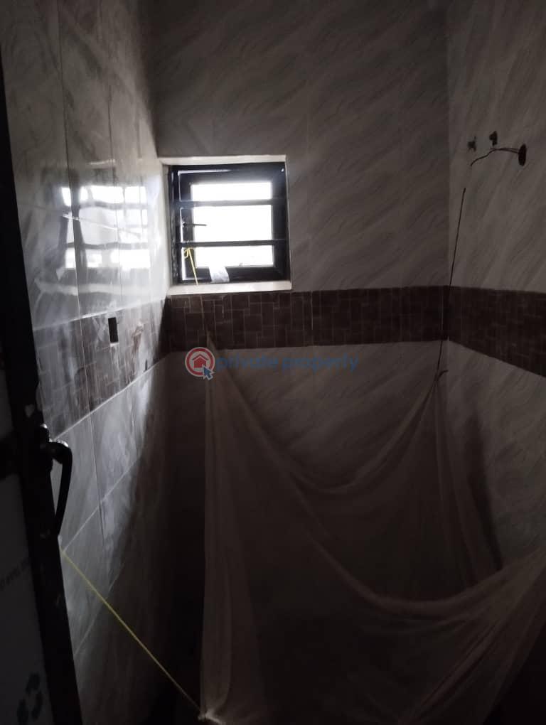 2 bedroom House For Rent Off Irone Street, Surulere Lagos - 5