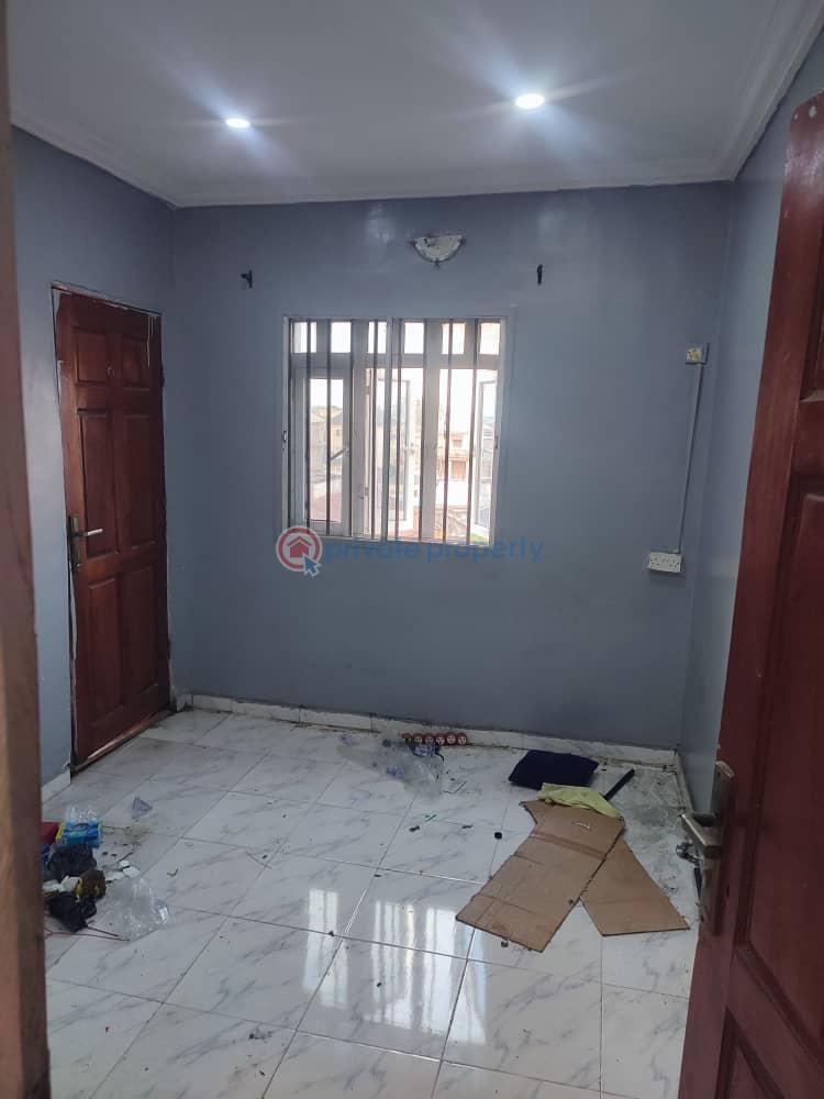 1 bedroom Flat & Apartment For Rent Alara Street Sabo Yaba Lagos - 4