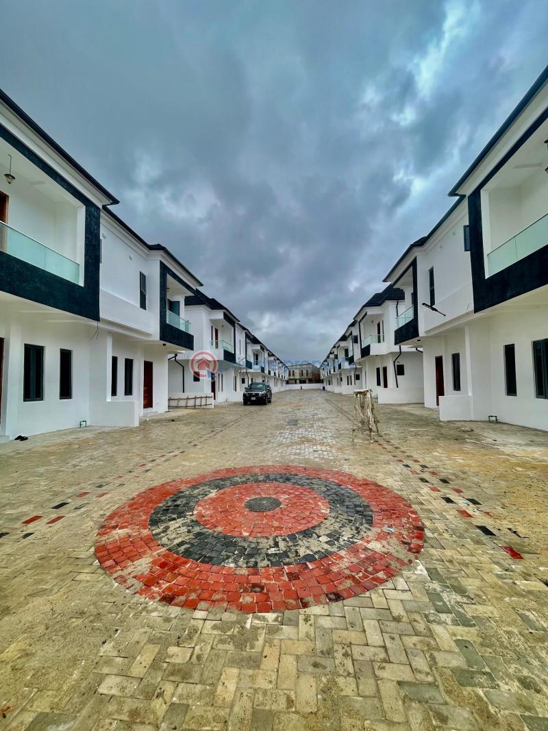 4 bedroom House For Sale Lekki Lagos - 0