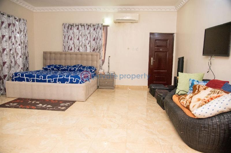 For rent 5 bedroom House Carlton Gate Estate Chevron Drive Lekki Lagos