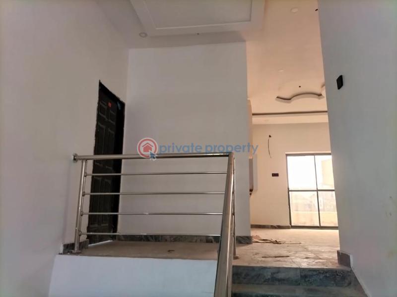 For sale 5 bedroom House Airport Road Lugbe Abuja Phase 4 (PID 2PABFL