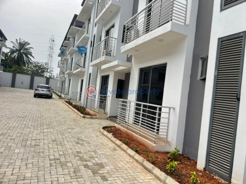 3 bedroom Block Of Flats For Rent Onigbongbo Estate Maryland Mende Maryland Lagos - 1