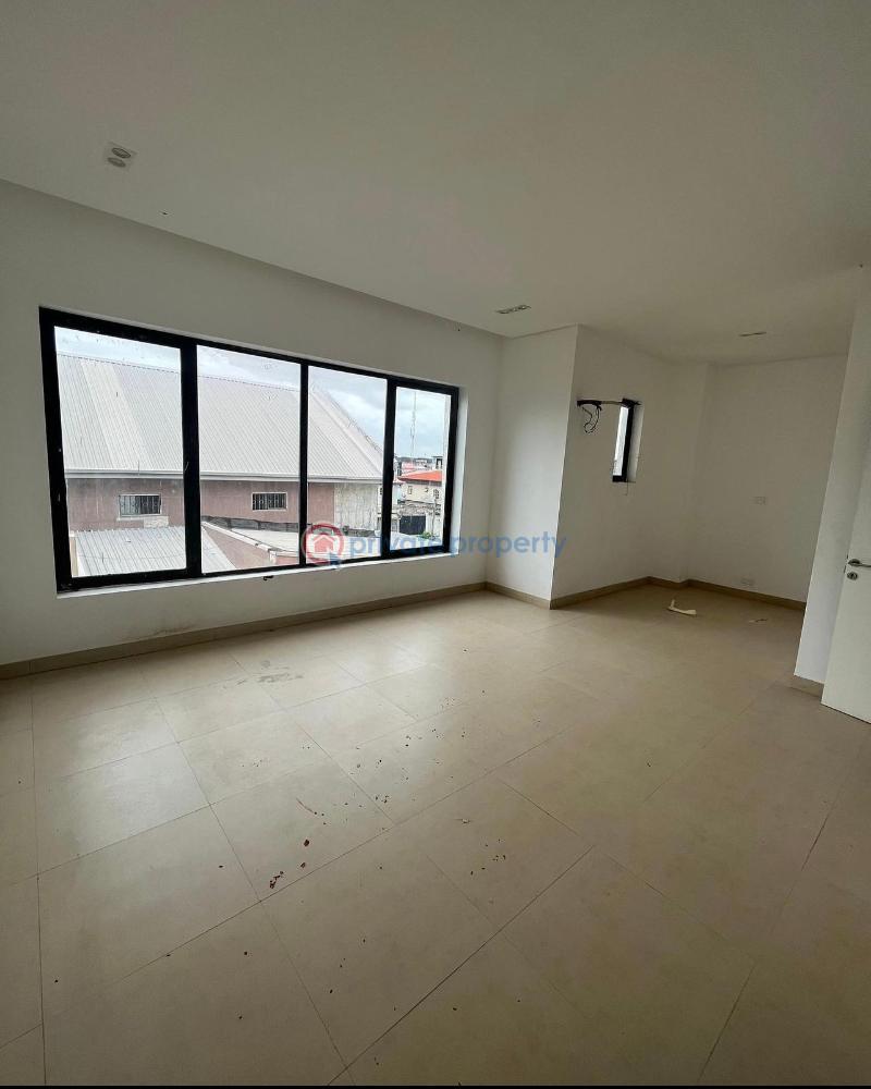 Luxury 4 bedroom terrace duplex - 6 4 bedroom Terraced Duplex For Sale Osapa London Lekki Lagos - 6