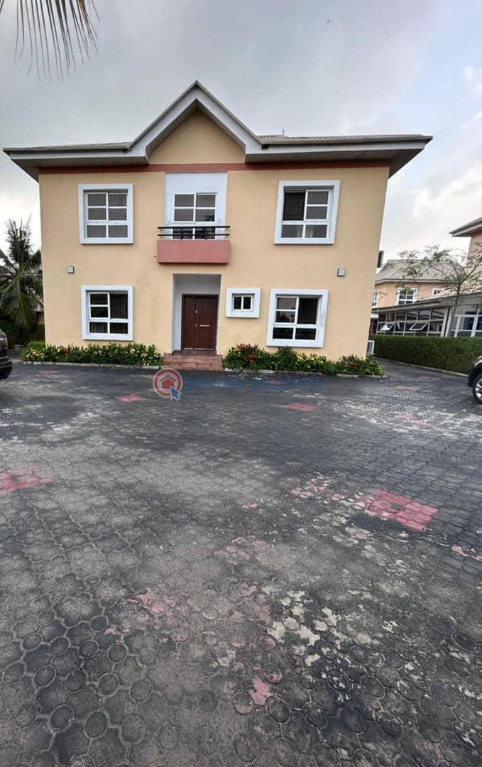 5 bedroom House For Sale Northern Foreshore Estate, Chevron Lekki Lagos